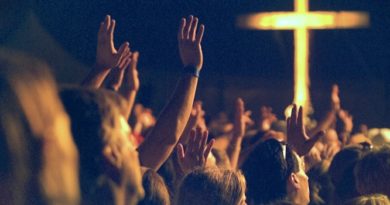 Estudo revela que frequentar cultos pode acrescentar até três anos de vida