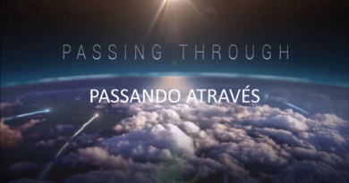 Passando Através - Nikola Tesla "Passing Through"