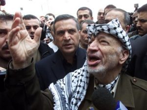 Yasser Arafat (1929 – 2004) – Criador e líder da OLP e do grupo terrorista Fatah. O “maior líder palestino” desviou 2 bilhões de dólares de fundos públicos palestinos para sua conta bancária pessoal.