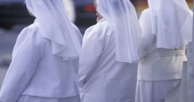 Freiras se passam por prostitutas para resgatar vítimas de tráfico em bordéis