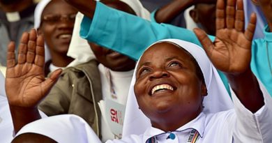 Religiosos são mais felizes e valorizam mais a vida, sugere pesquisa oficial do Reino Unido