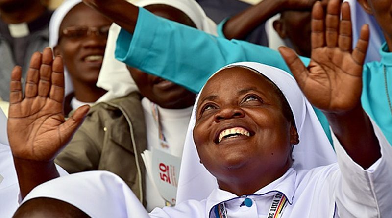 Religiosos são mais felizes e valorizam mais a vida, sugere pesquisa oficial do Reino Unido