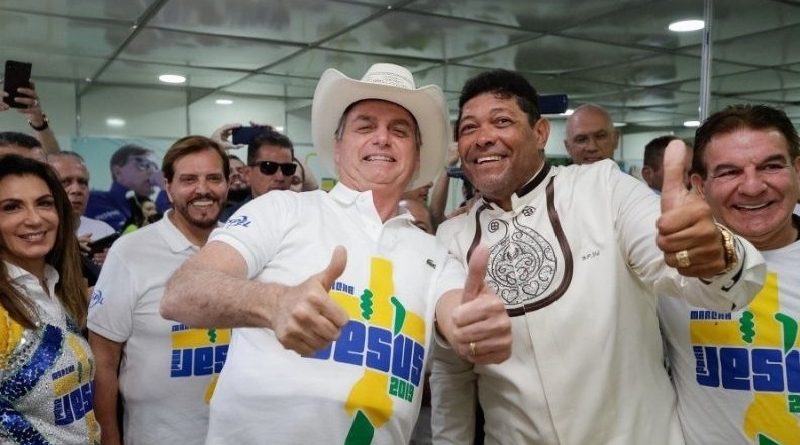 Evangélicos e a política: uma aliança confusa